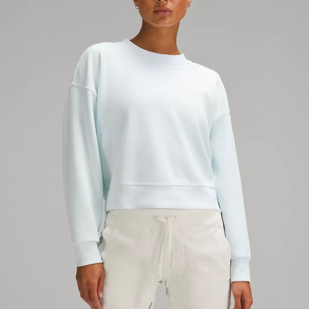 NWT Lululemon oversized crop crew